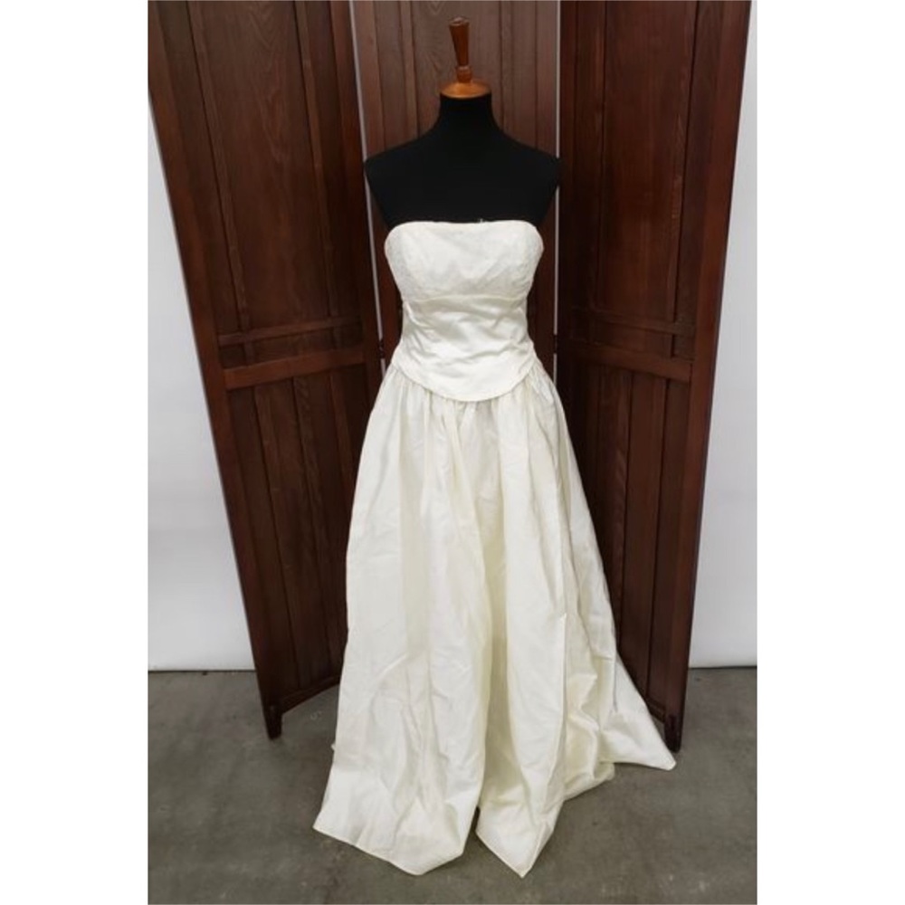 💍Alfred Angelo Strapless Wedding Dress 👰